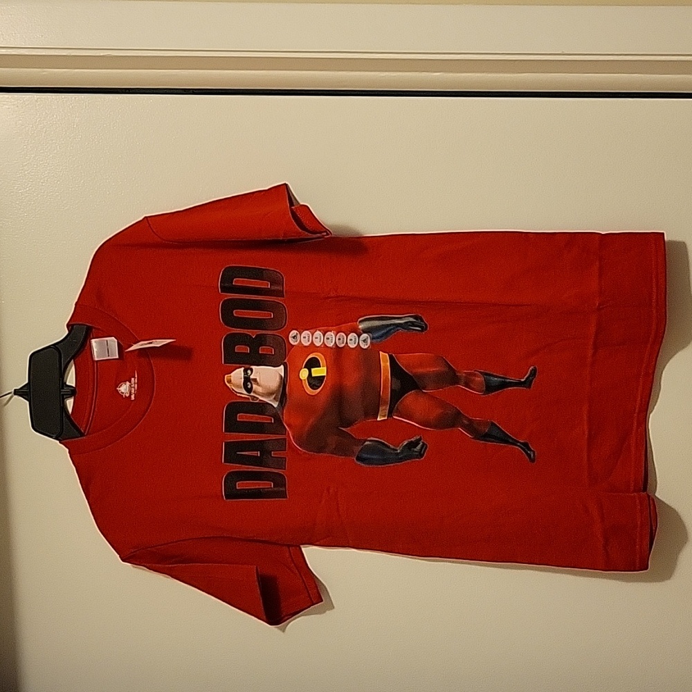 NWT: Disney Theme Parks  Men's Dad Bod T-shirt The Incredibles